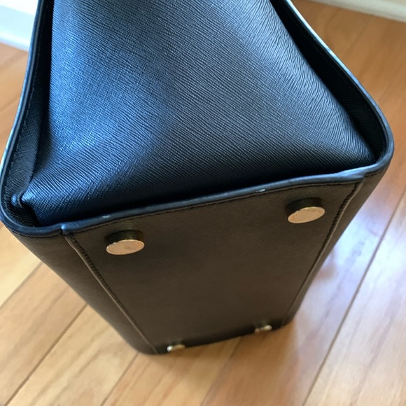 Michael Kors Selma Tote - Picture 7 of 13